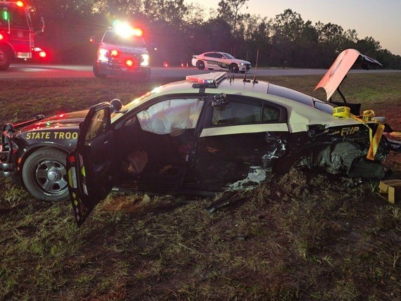 Vehículo destrozado de la FHP